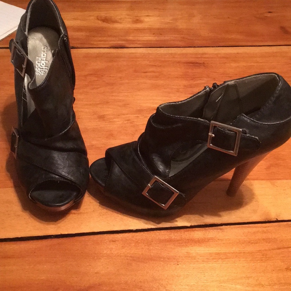 Black 5in booties
